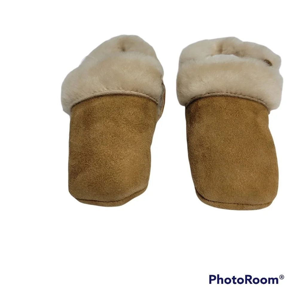 UGG Solvi‎ Infants Bootie Sz 4/5